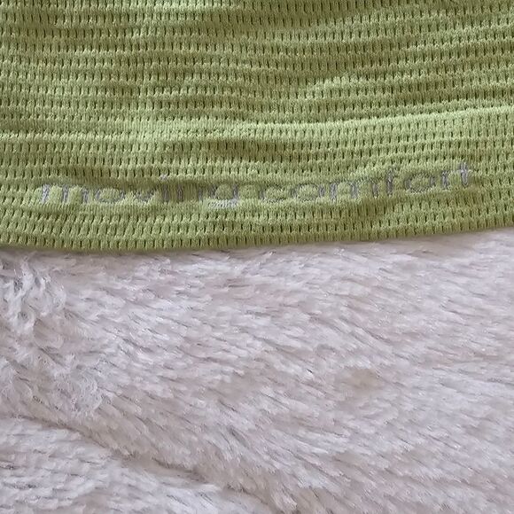 Moving Comfort Green Sleeveless Tank Top Size M/L. Excellent Condition. - Picture 5 of 5